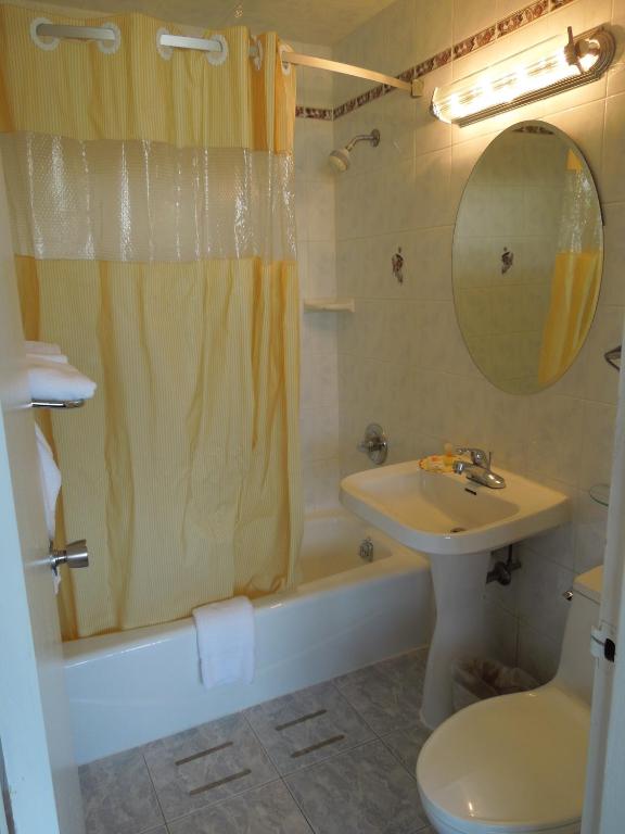 Days Inn by Wyndham Hicksville Long Island - Chambre Queen Avec Deux Lits Queen - Non-fumeur