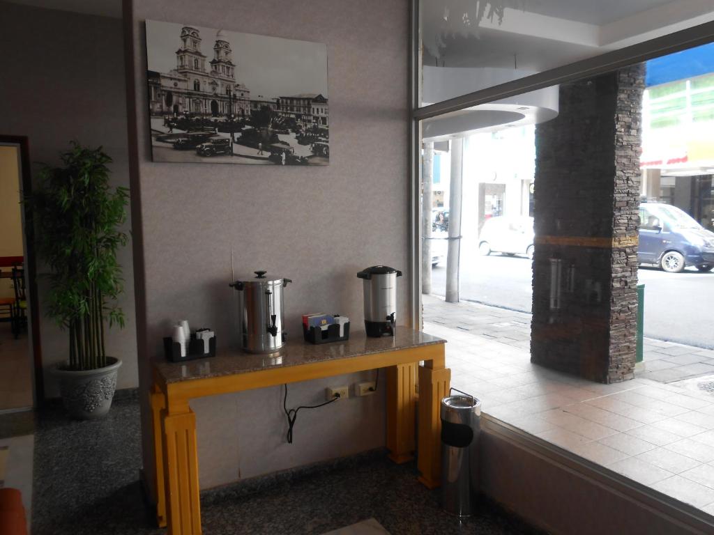Příslušenství pro přípravu čaje a kávy v ubytování Hotel Del Centro