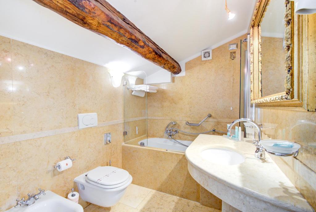 Hotel Al Duca Di Venezia - Resim 43