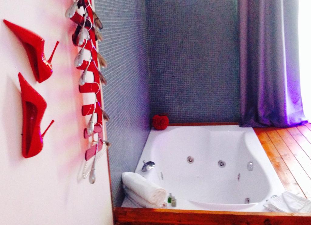 Kúpeľňa v ubytovaní Jacuzzi Rooms