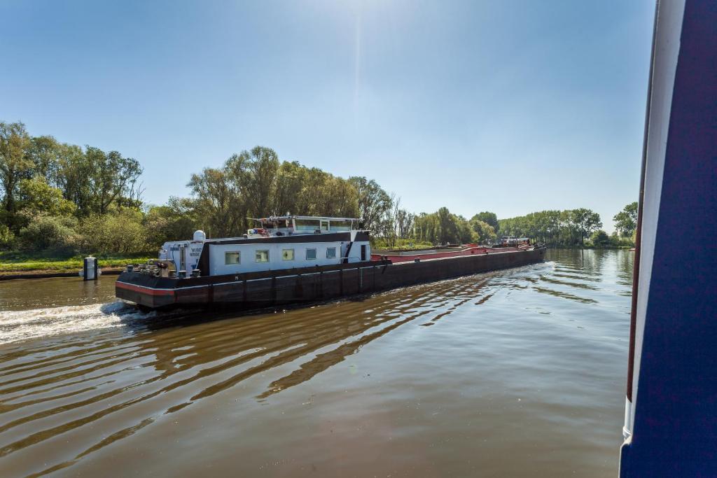 Boat Hotel De Barge - Resim 35