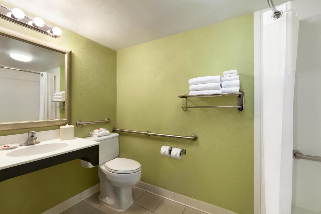 Days Inn by Wyndham Baltimore Inner Harbor - 