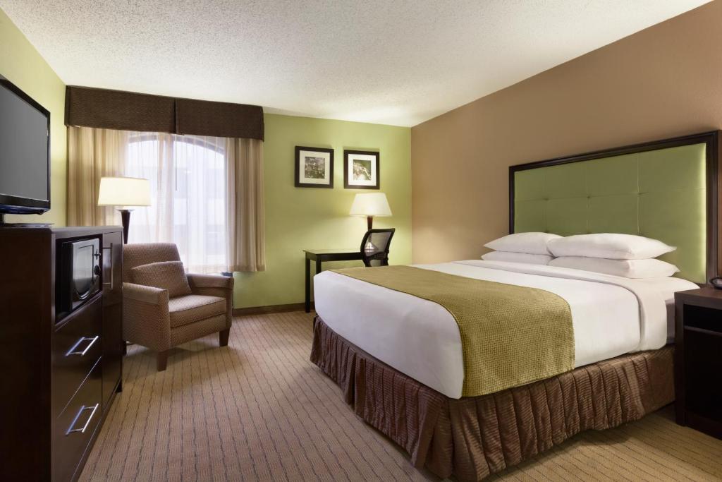 Days Inn by Wyndham Baltimore Inner Harbor - 