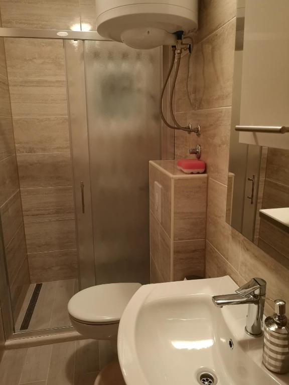 Koupelna v ubytování Apartmani Sea