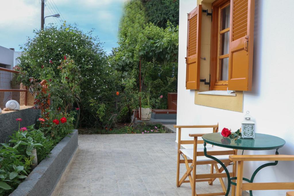 Zahrada ubytování Anestoula Rooms
