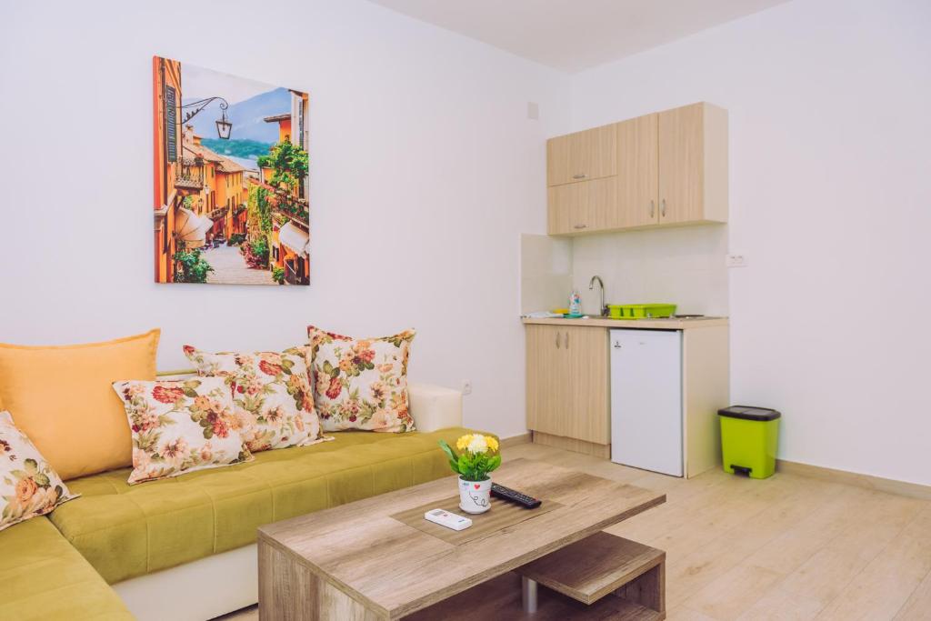 Kuchyň nebo kuchyňský kout v ubytování Apartments Krstovic