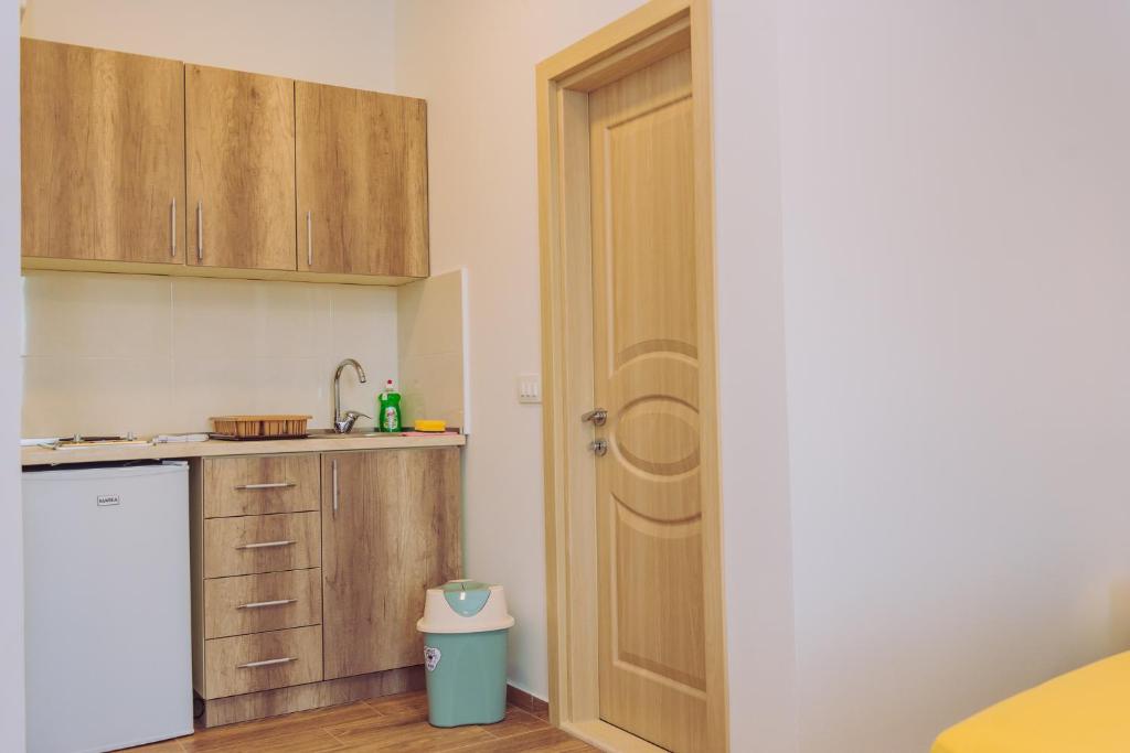 Kuchyň nebo kuchyňský kout v ubytování Apartments Krstovic