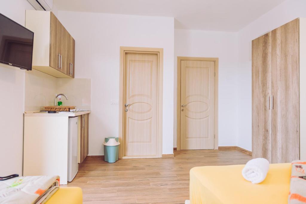 Kuchyň nebo kuchyňský kout v ubytování Apartments Krstovic