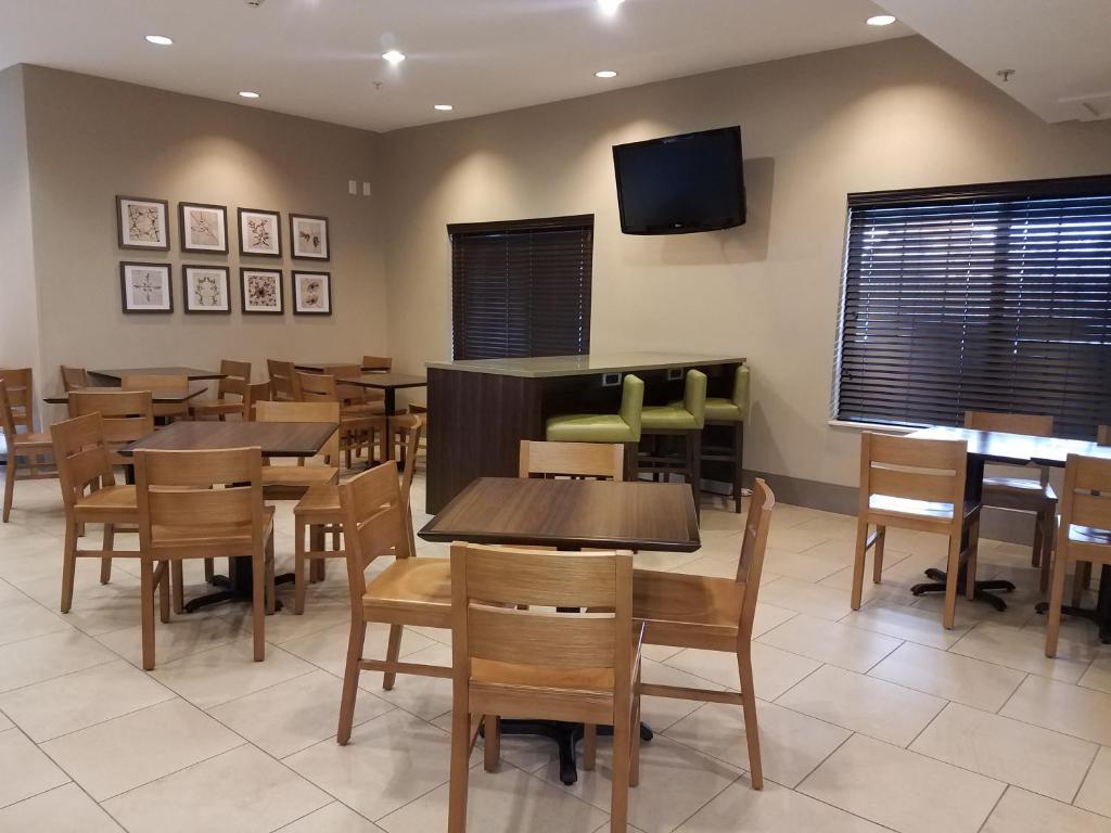 Country Inn & Suites by Radisson, Indianapolis Airport South, IN photo