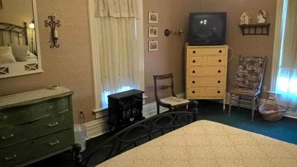 Innisfree Bed & Breakfast - Chambre Queen Avec Salle De Bain Partagée