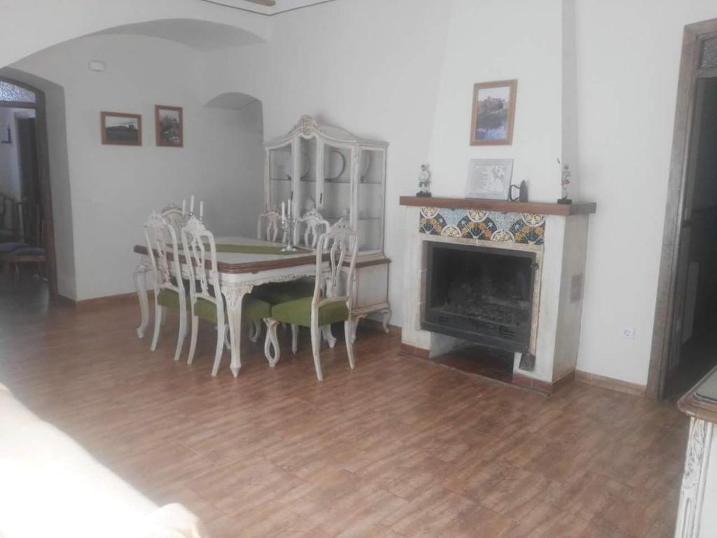 Fotografie z fotogalerie ubytování Casa Rural la Quinteria de Sancho piscina para tres apartamentos v destinaci Argamasilla de Alba
