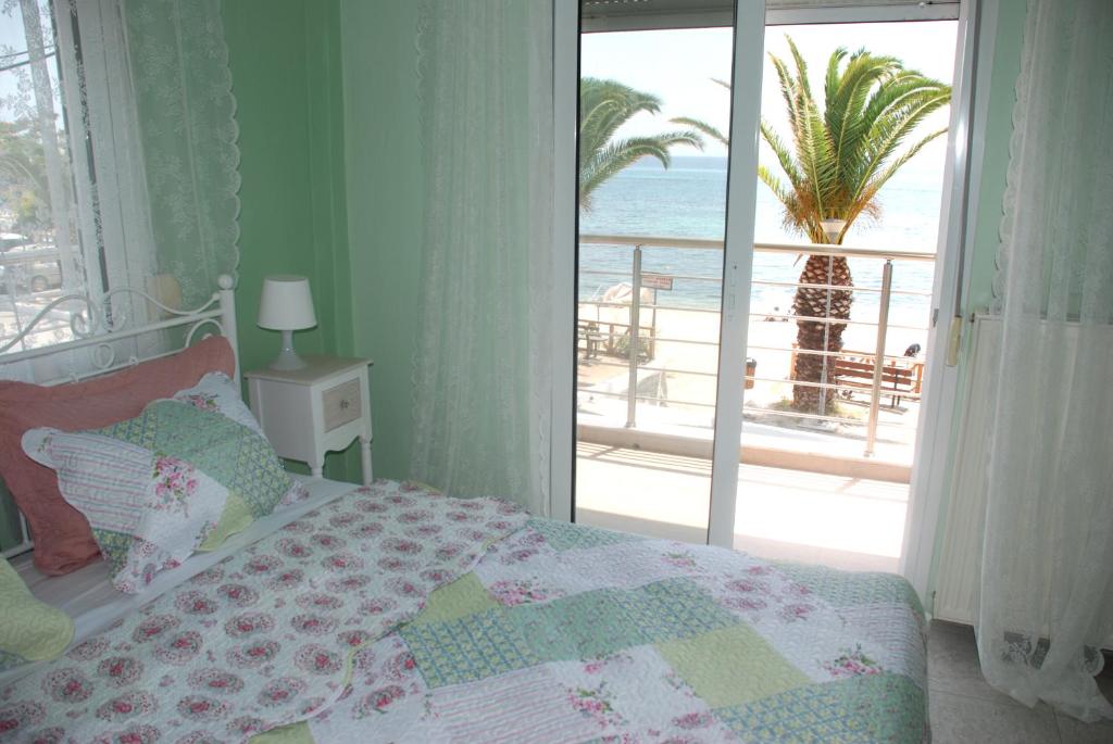 A bed or beds in a room at Vintage Home