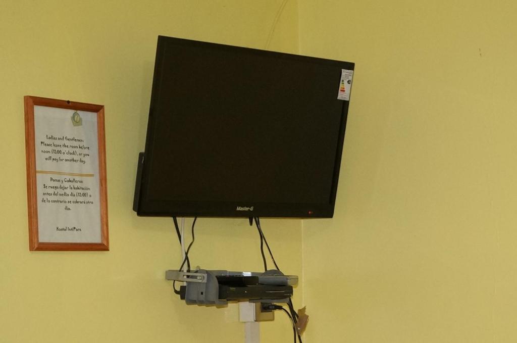 TV a/nebo společenská místnost v ubytování Hostal Intipara