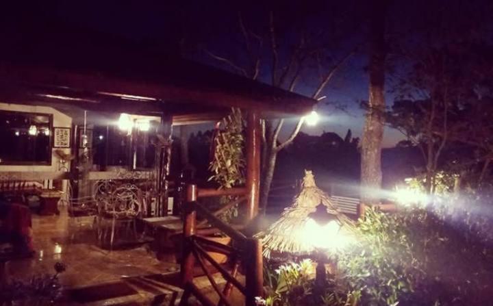  Casa na Floresta em Campos do Jordao
