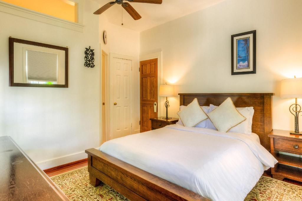 Letto o letti in una camera di Key West Harbor Inn - Adults Only