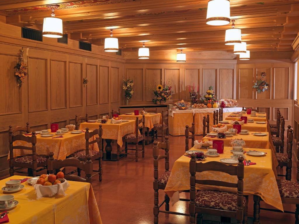Restaurace v ubytování Hotel Pinzolo-Dolomiti