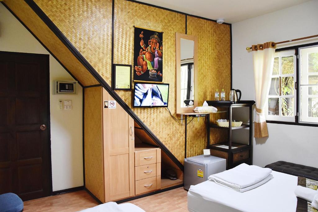 Homestay Chiangrai - Habitación Doble Con Baño Privado Externo