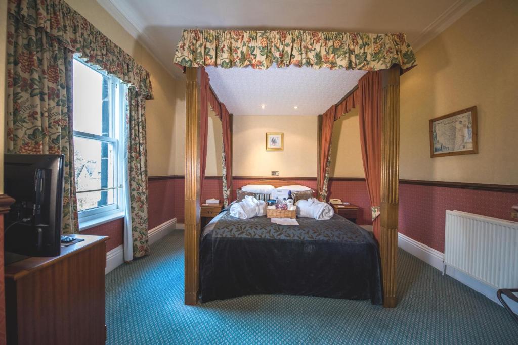 Cairn Hotel - 