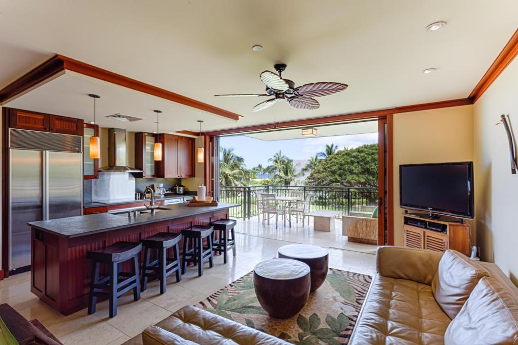 TV a/nebo společenská místnost v ubytování Third Floor villa Ocean View - Beach Tower at Ko Olina Beach Villas Resort