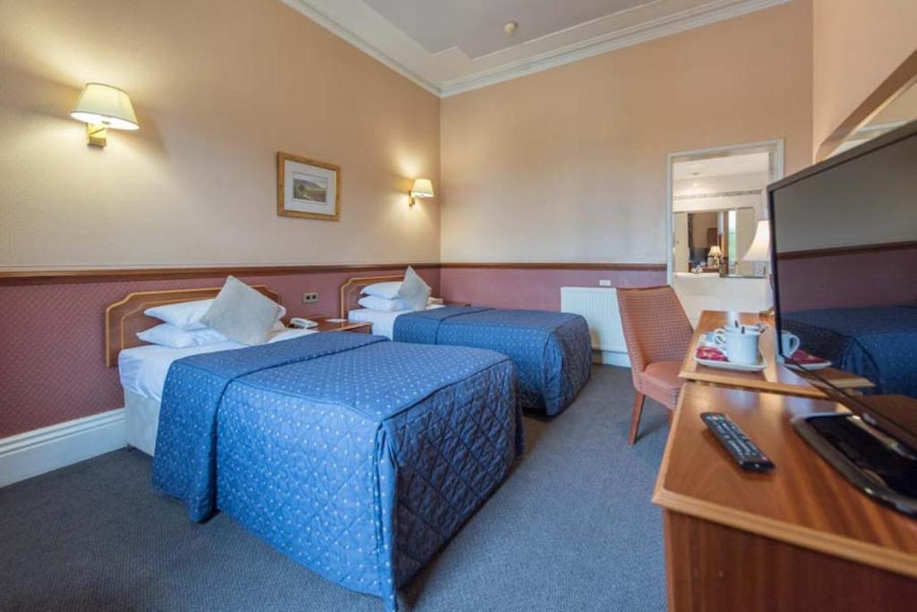 Cairn Hotel - 