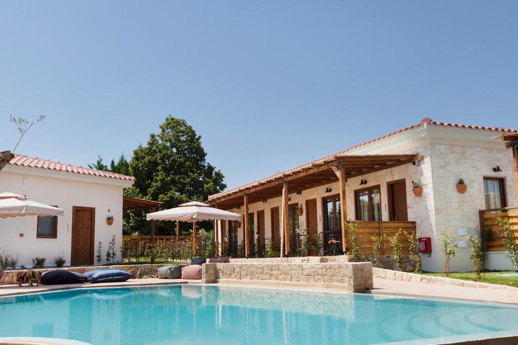 Bazén v ubytování Casa Afytos - Adults Only nebo v jeho okolí