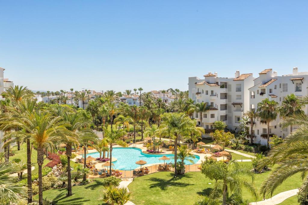 Imagen de la galería de Sea & mountain view penthouse, en Estepona