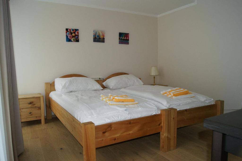 Postel nebo postele na pokoji v ubytování Hotel Lindenhof