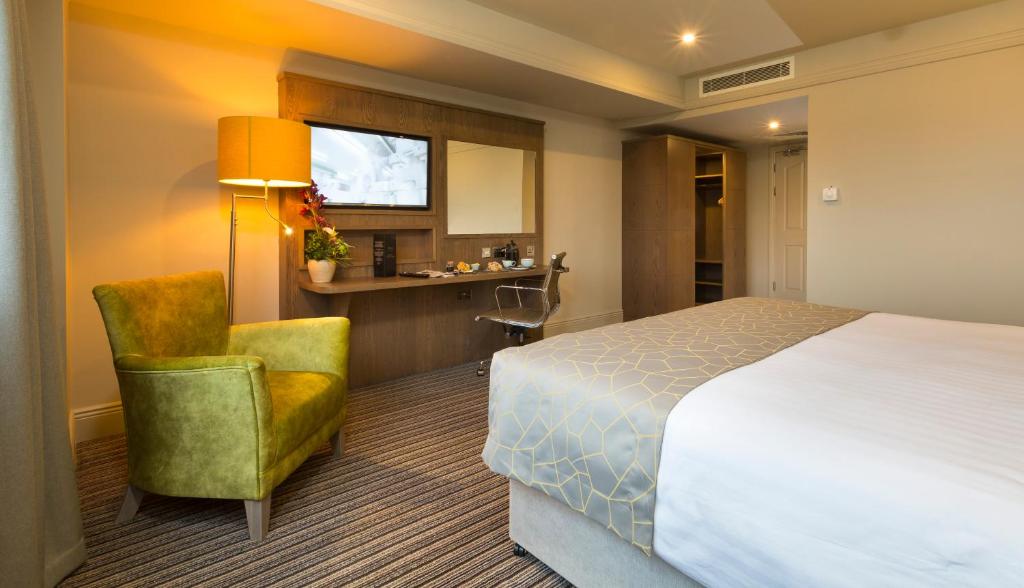 Bonnington Hotel & Leisure Centre - Executive King Room