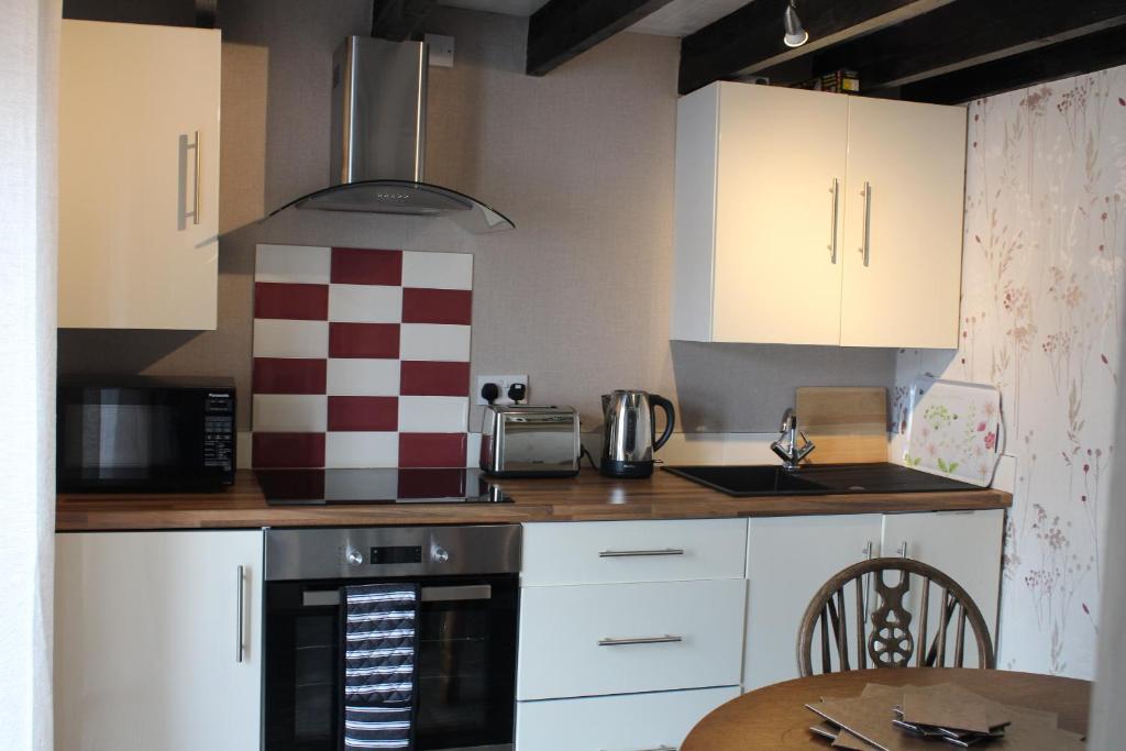 Skelton Grange Farmhouse - 