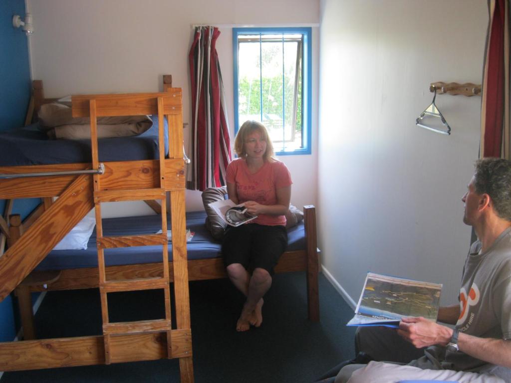 Palanda nebo palandy na pokoji v ubytování Tasman Bay Backpackers