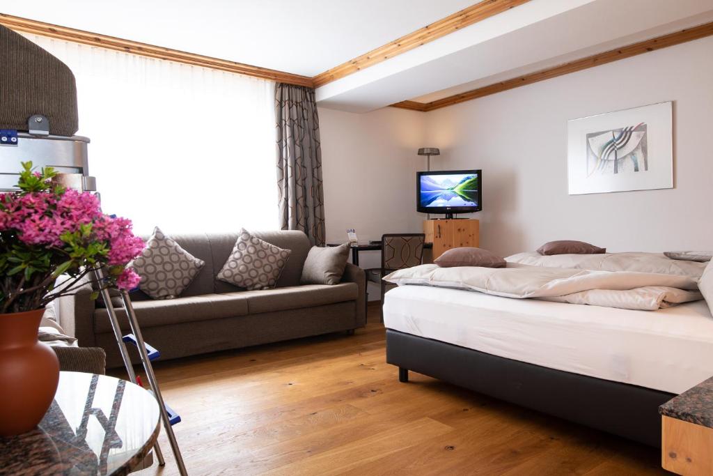 TV a/nebo společenská místnost v ubytování Hotel Hohe Promenade
