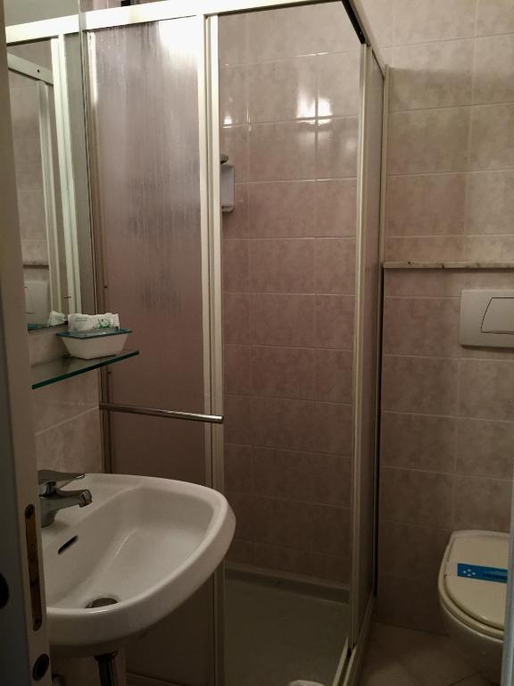 Koupelna v ubytování Hotel Scandinavia