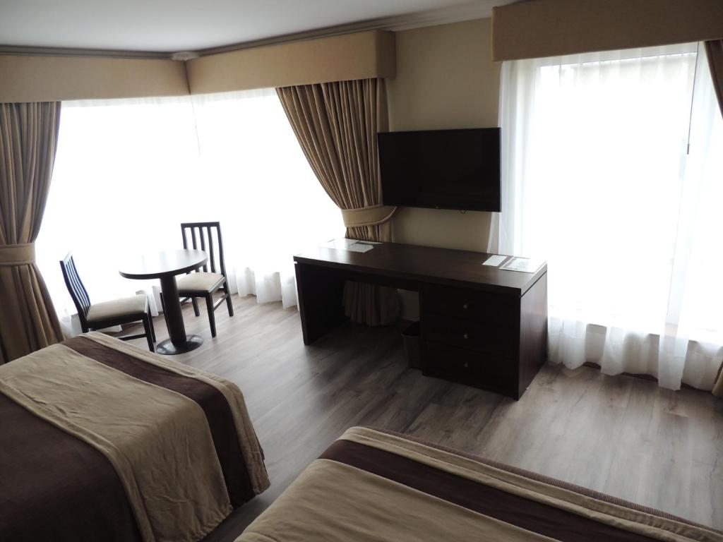 TV a/nebo společenská místnost v ubytování Hotel Diego de Almagro Valparaíso