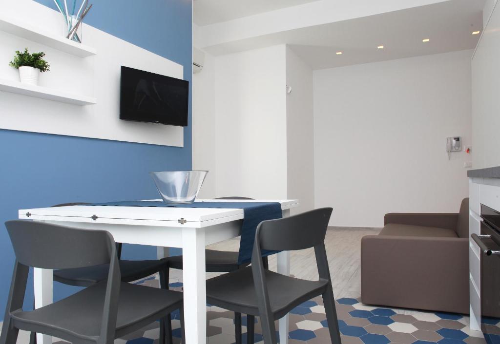 Telewizja i/lub zestaw kina domowego w obiekcie Sea Windows Suite