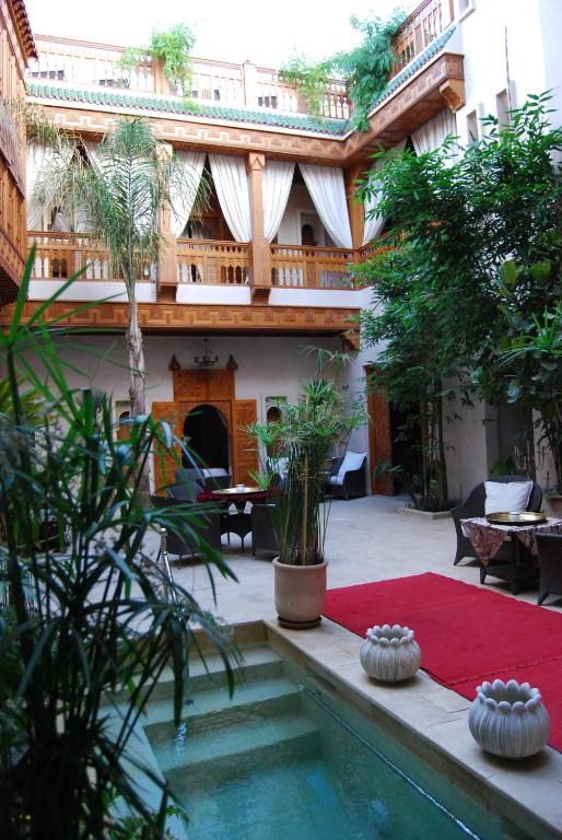 Bazén v ubytování Riad Flam & Spa nebo v jeho okolí
