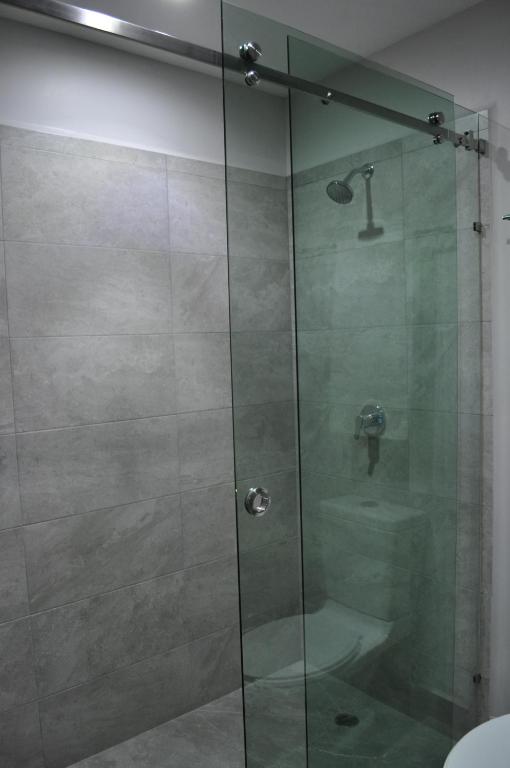 Koupelna v ubytování AMD Hotel
