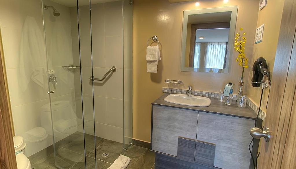 Koupelna v ubytování Fenix Hotel