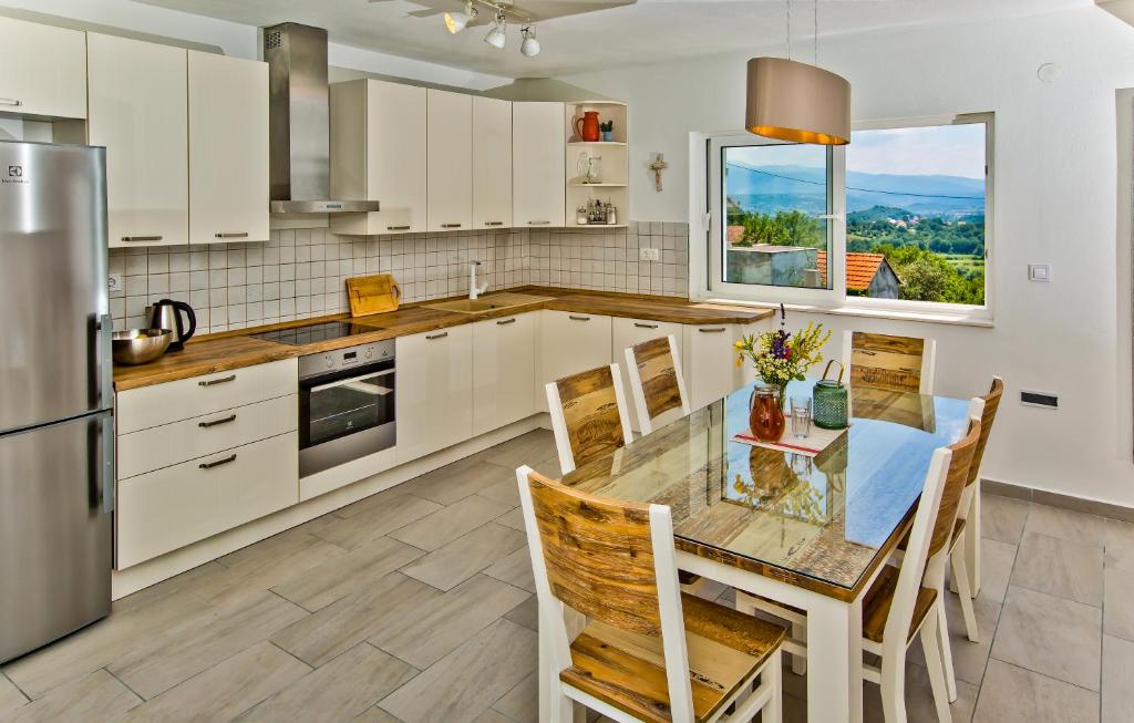 Kuchyň nebo kuchyňský kout v ubytování Forest House Silva