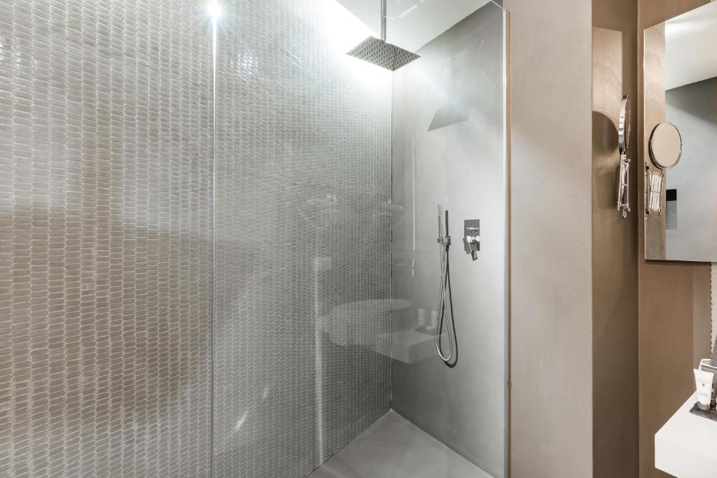 Koupelna v ubytování A World Aparts - Barberini Boutique Hotel