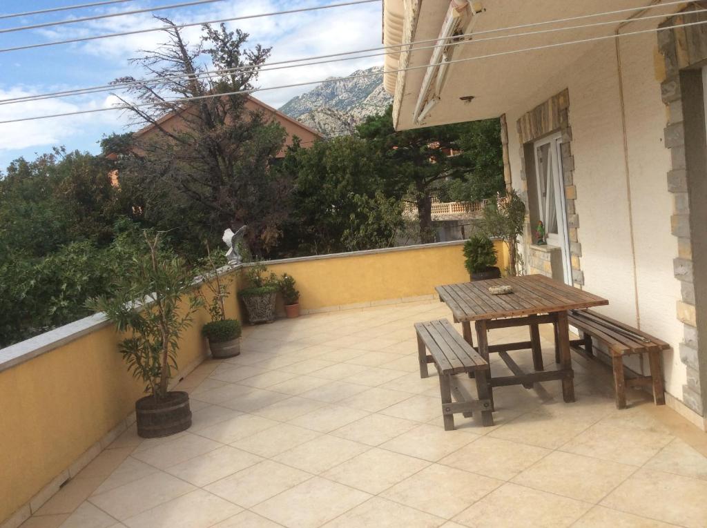 Nespecifikovaný výhled na hory nebo výhled na hory při pohledu z apartmánu