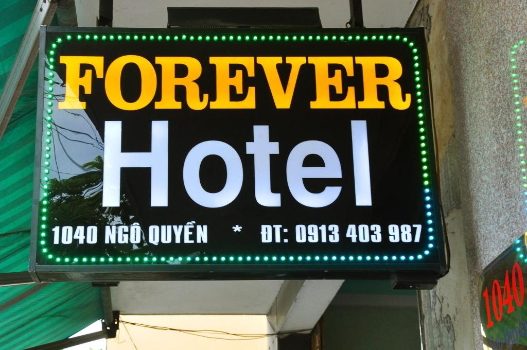 Certifikát, hodnocení, plakát nebo jiný dokument vystavený v ubytování Forever Hotel