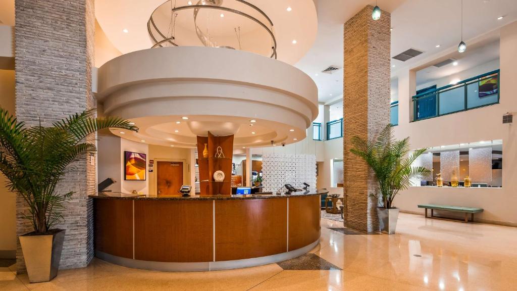 Vstupní hala nebo recepce v ubytování Best Western Plus Atlantic Beach Resort