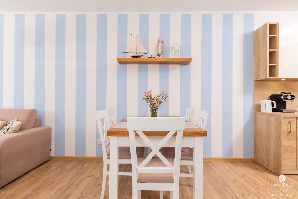 Posedenie v ubytovaní Jantar Apartamenty Exclusive Polanki Park SPA