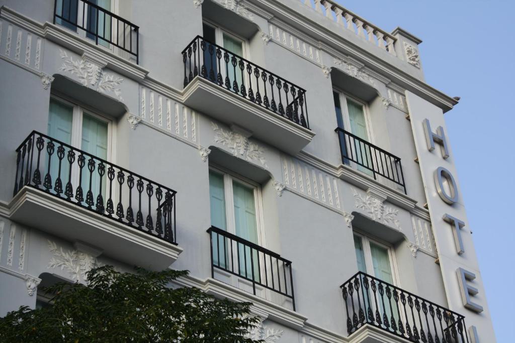 Budova, v ktorej sa hotel nachádza
