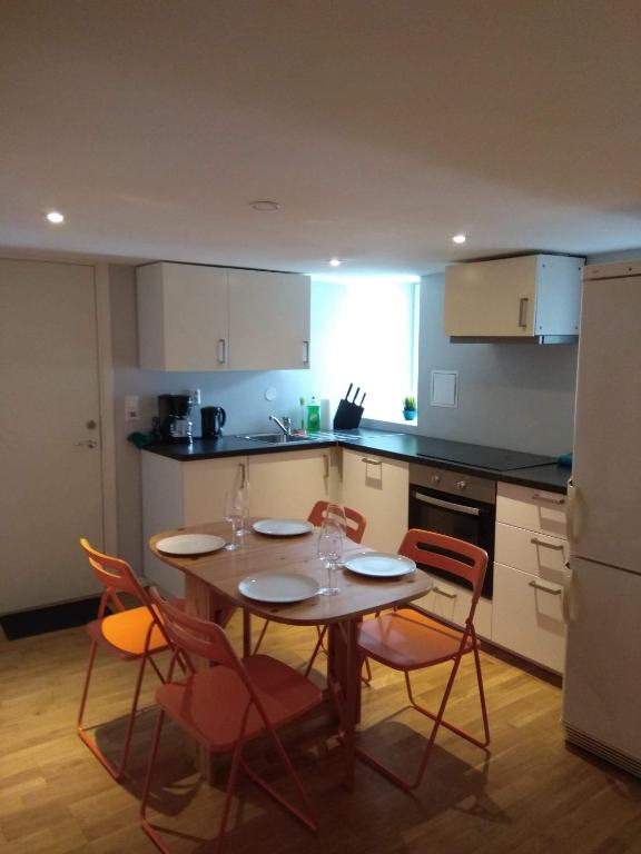 Kuchyň nebo kuchyňský kout v ubytování Skuteviken Apartments 40