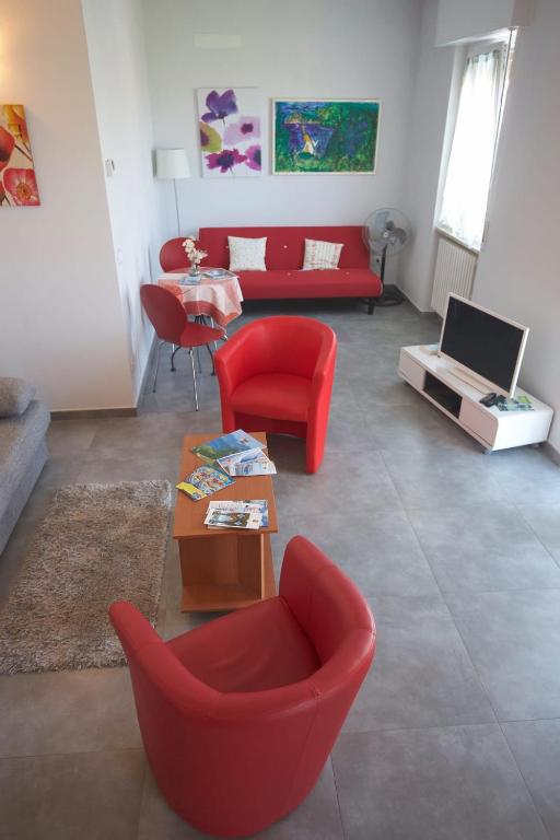 A television and/or entertainment centre at Casa Lorenzo