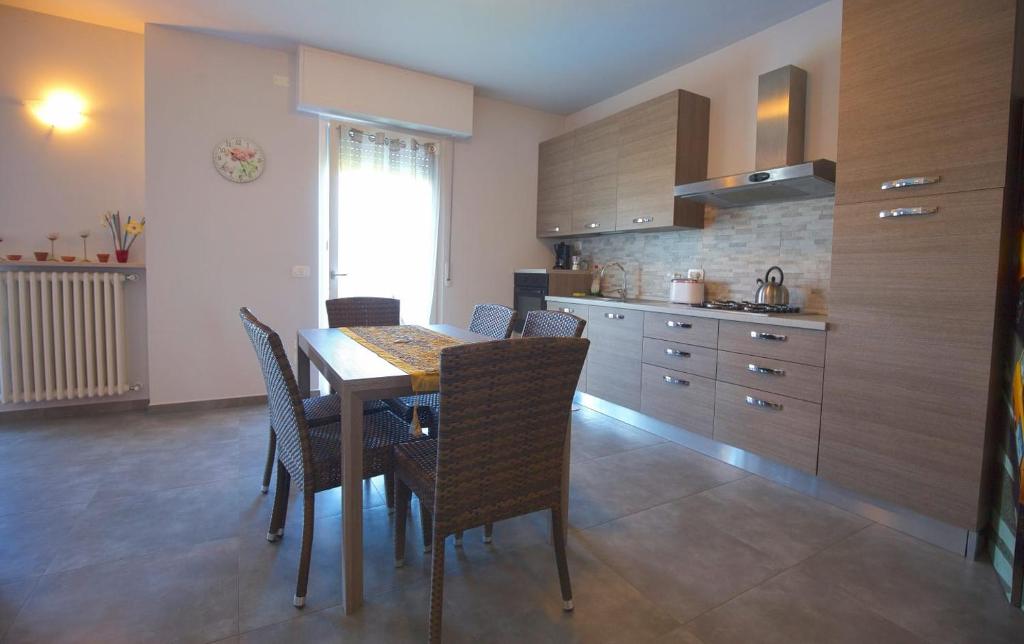 A kitchen or kitchenette at Casa Lorenzo