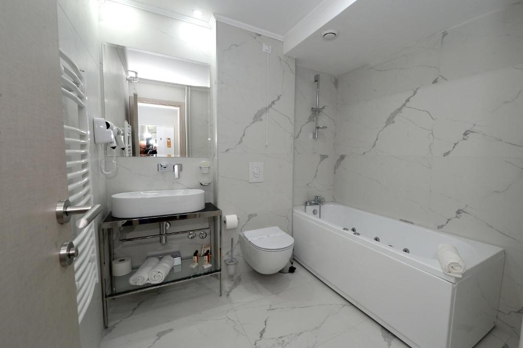 Koupelna v ubytování Hotel Alexandar II