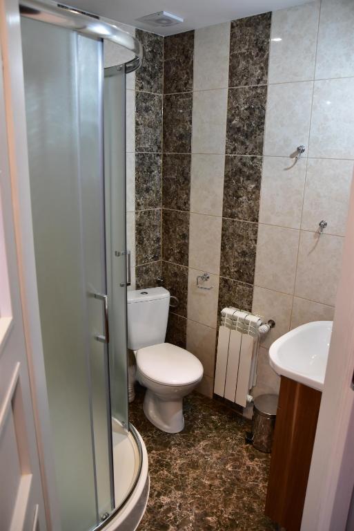 Kúpeľňa v ubytovaní Pokoje Restauracja Lech