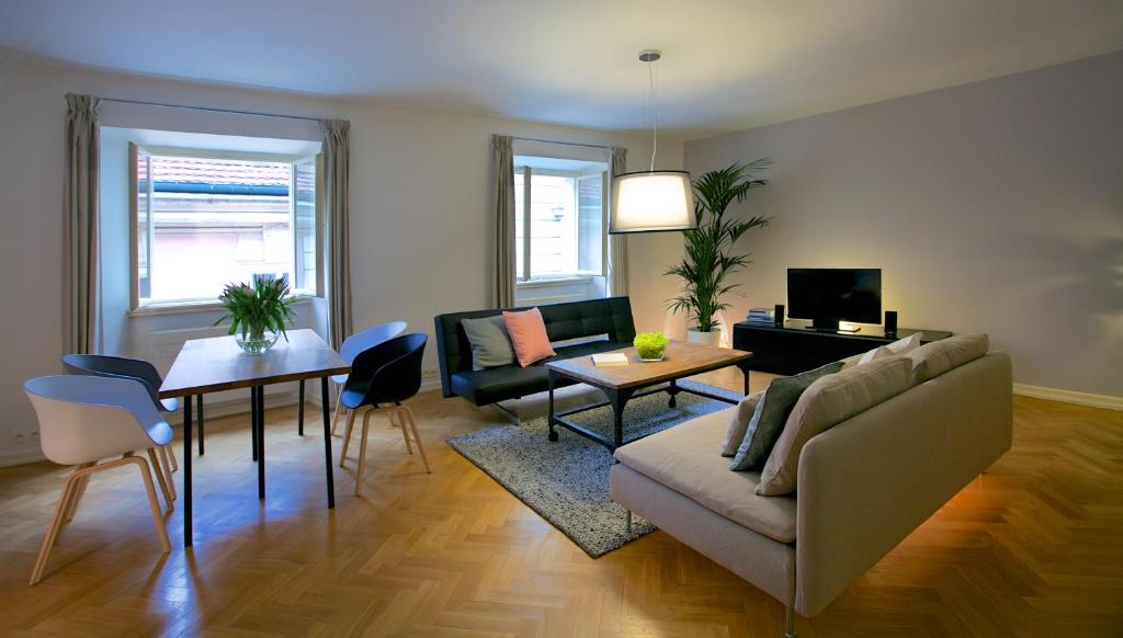 U Kapra Apartments - Superior One-Bedroom Apartment